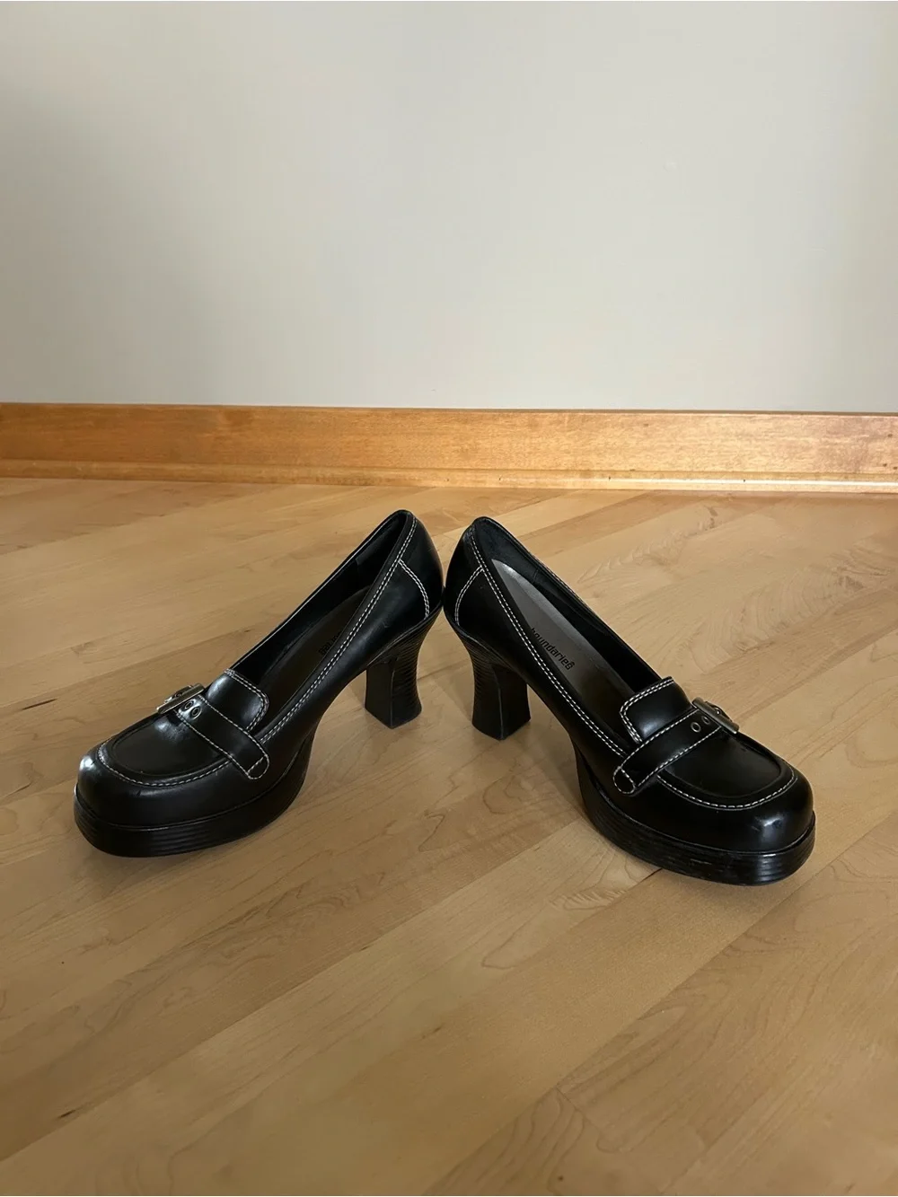 Vintage Y2K No Boundaries Black Platform Buckle Pumps